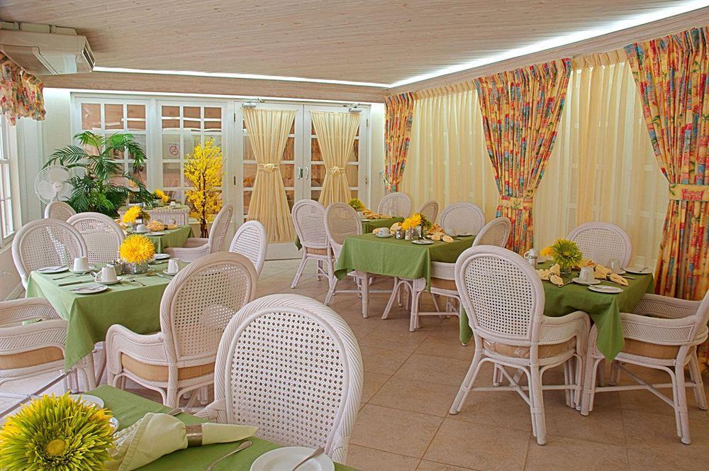 Coral Sands Beach Resort Bridgetown Extérieur photo