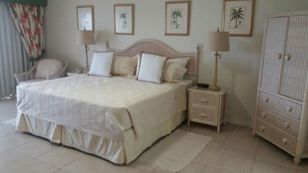Coral Sands Beach Resort Bridgetown Extérieur photo